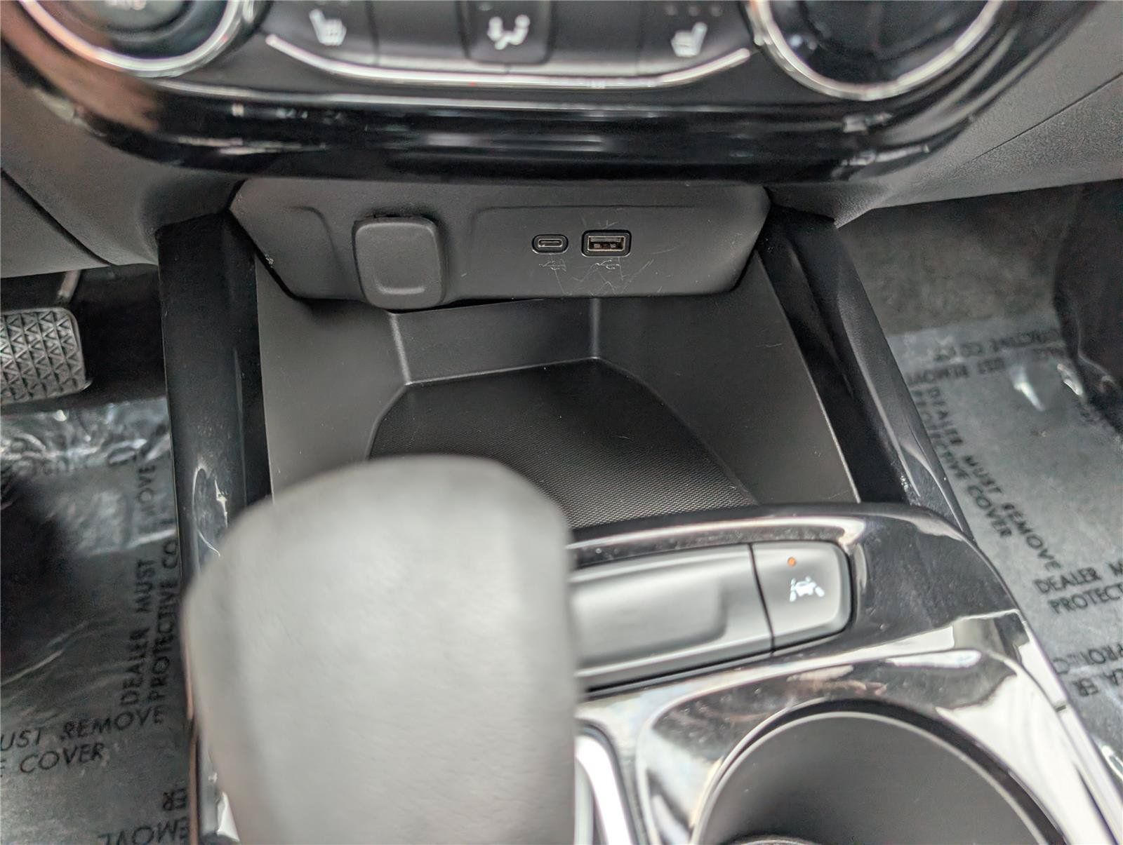 Used 2024 Chevrolet Trax LT w/ Driver Confidence Package FWD image 24