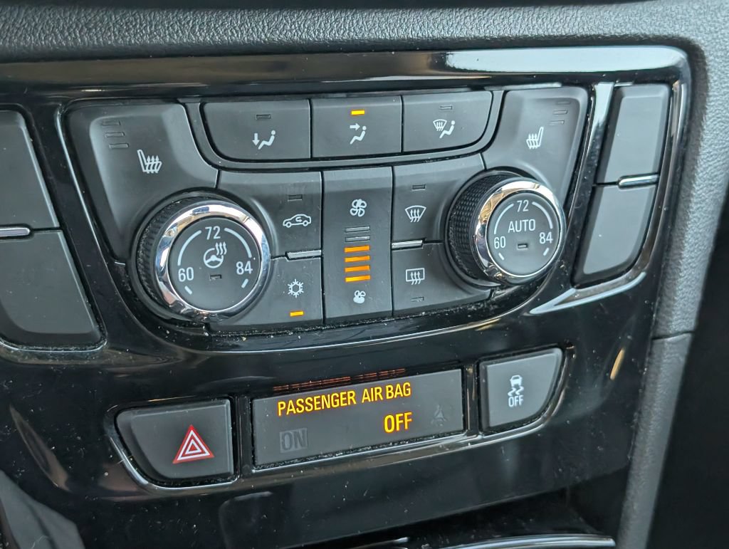 Used 2018 Buick Encore Essence FWD image 21