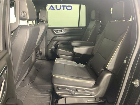 Used 2021 Chevrolet Suburban Premier w/ Premium Package image 34