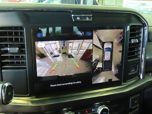 New 2026 Ford F250 Lariat w/ Black Appearance Package image 26