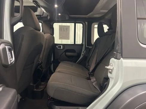 Used 2024 Jeep Wrangler Unlimited AWD/4WD image 12