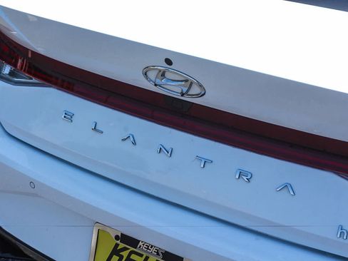 Certified 2023 Hyundai Elantra Limited FWD image 9