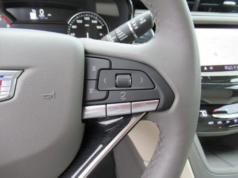 Certified 2024 Cadillac XT6 Premium Luxury image 19