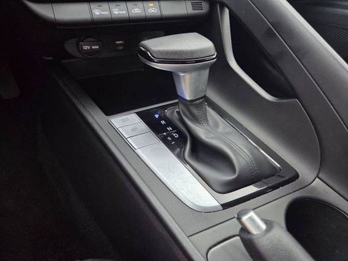 Used 2024 Hyundai Elantra SEL FWD image 13