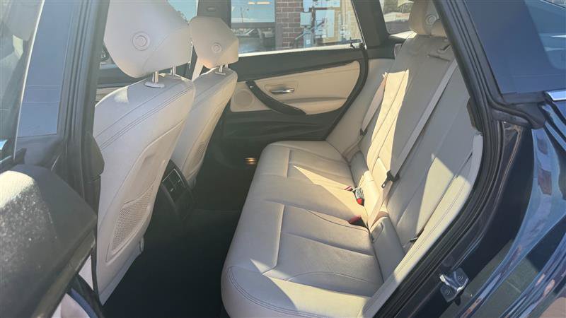 Used 2018 BMW 330i Gran Turismo xDrive AWD/4WD image 19