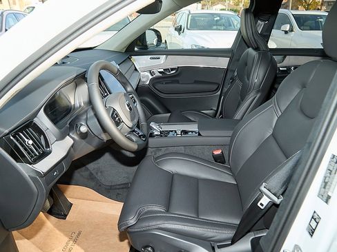 New 2026 Volvo XC90 B6 Ultra w/ Lounge Package image 16