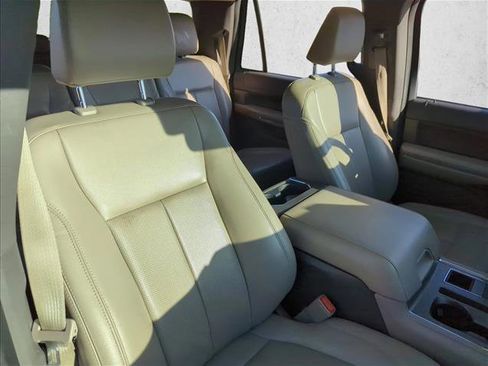 Used 2021 Ford Expedition Max XLT image 27