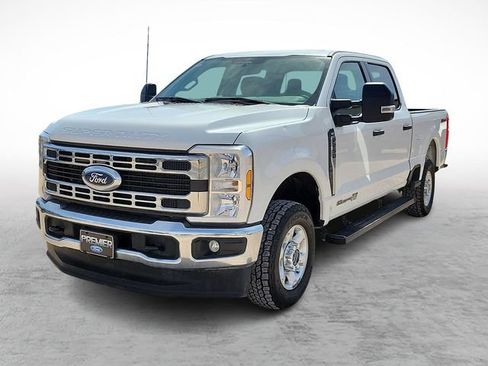 Used 2024 Ford F250 XLT w/ FX4 Off-Road Package AWD/4WD image 4