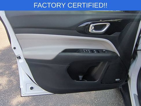 Certified 2023 Jeep Compass Limited w/ Sun and Sound Group AWD/4WD image 12
