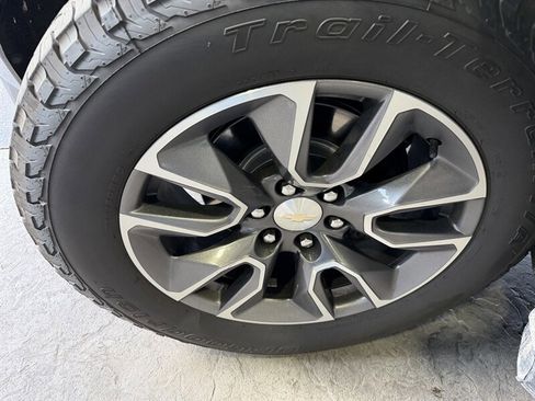 Used 2021 Chevrolet Tahoe LT w/ LT Signature Package AWD/4WD image 10