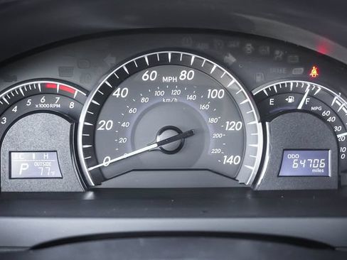 Used 2012 Toyota Camry XLE FWD image 14