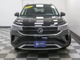 Certified 2022 Volkswagen Taos SE image 4