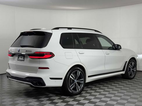 Used 2025 BMW X7 M60i w/ Climate Comfort Package image 10