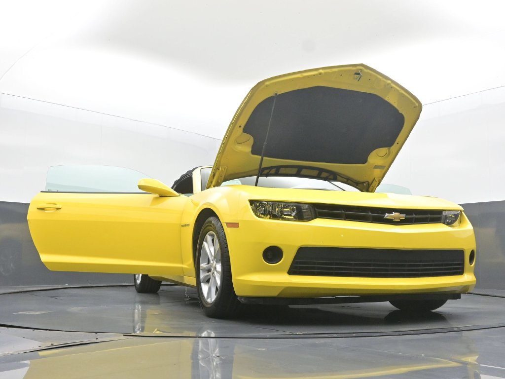 Used 2015 Chevrolet Camaro LT RWD image 61