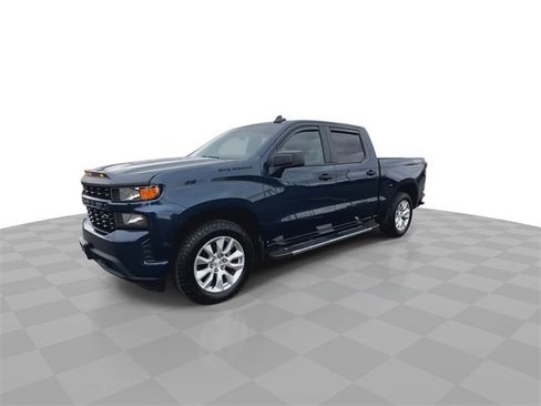Used 2020 Chevrolet Silverado 1500 Custom w/ Custom Value Package image 4