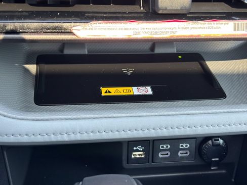 Certified 2024 Toyota Highlander XLE FWD image 24