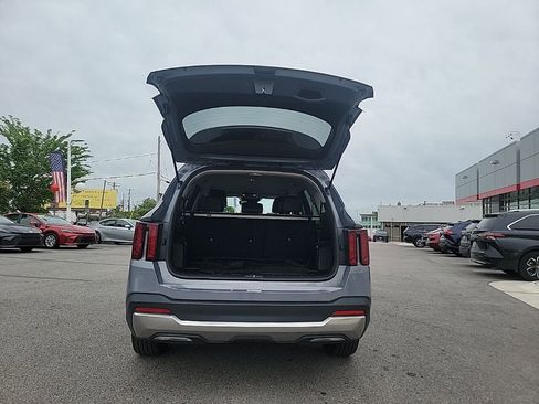 Used 2024 Kia Sorento S AWD/4WD image 13