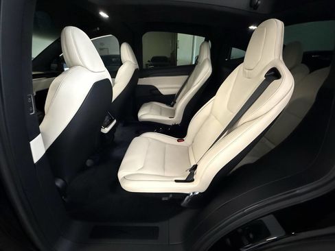 Used 2022 Tesla Model X Plaid image 22