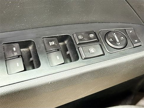 Used 2019 Hyundai Elantra SE w/ Cargo Package image 16
