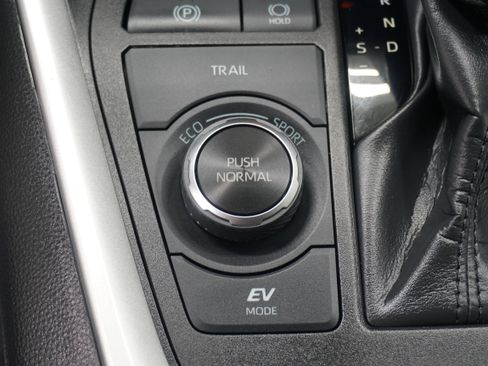 Used 2024 Toyota RAV4 LE AWD/4WD image 20