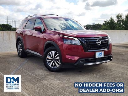 Used 2023 Nissan Pathfinder SL w/ Black Appearance Package