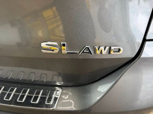 Used 2019 Nissan Rogue SL AWD/4WD image 5