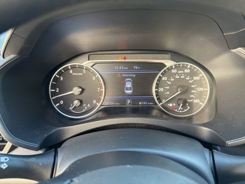 Used 2025 Nissan Altima 2.5 SV FWD image 23