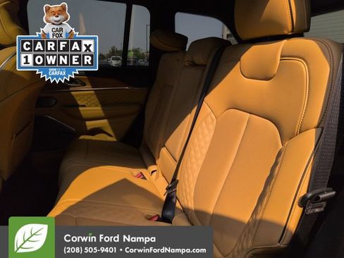 Used 2025 Jeep Grand Cherokee Summit AWD/4WD image 25