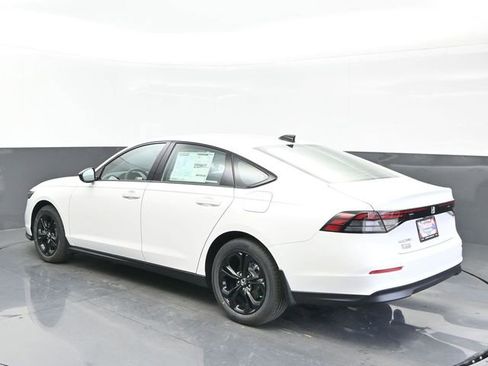 New 2025 Honda Accord SE image 3