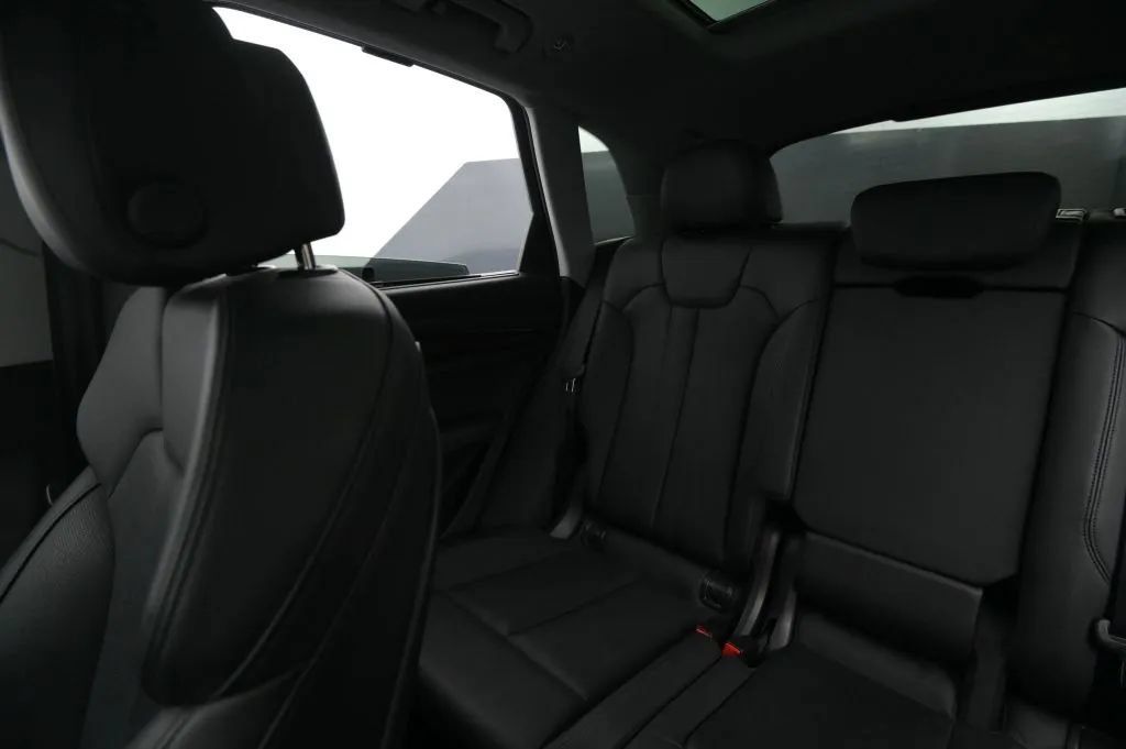 Used 2018 Audi Q5 Prestige w/ Prestige Package AWD/4WD image 42