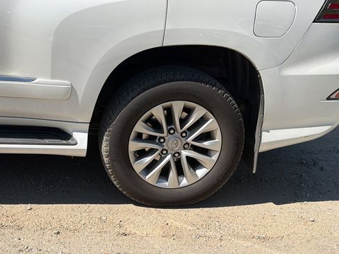 Used 2019 Lexus GX 460 Premium image 12