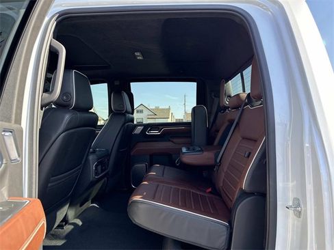 Used 2024 GMC Sierra 2500 Denali Ultimate image 12