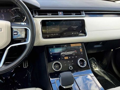 Certified 2022 Land Rover Range Rover Velar R-Dynamic S AWD/4WD image 7