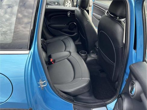 Used 2015 MINI Cooper 4-Door Hardtop image 15