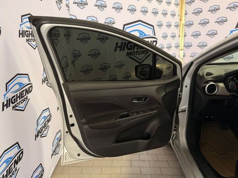 Used 2021 Nissan Versa SV image 12