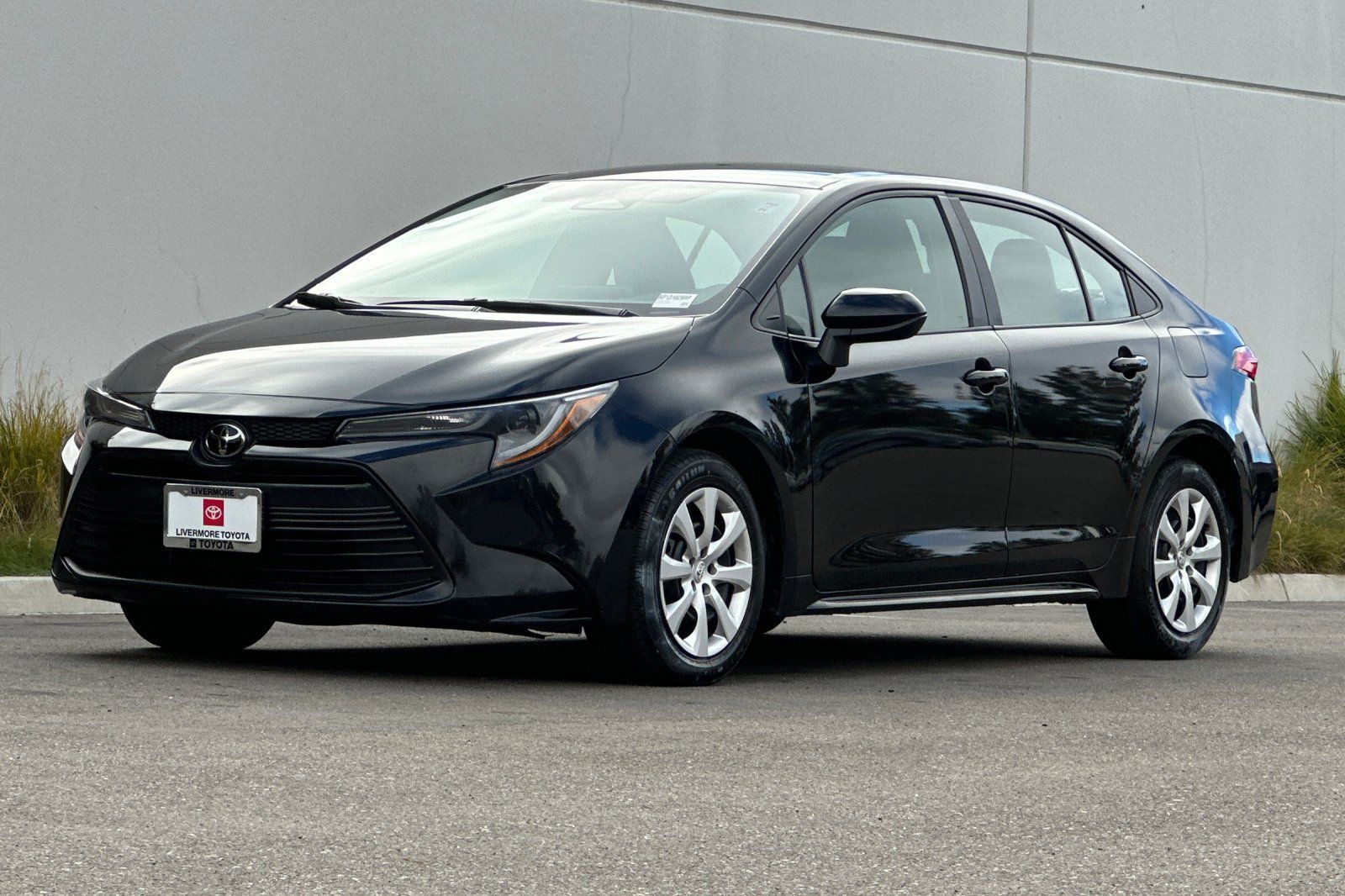 Used 2024 Toyota Corolla LE FWD image 8