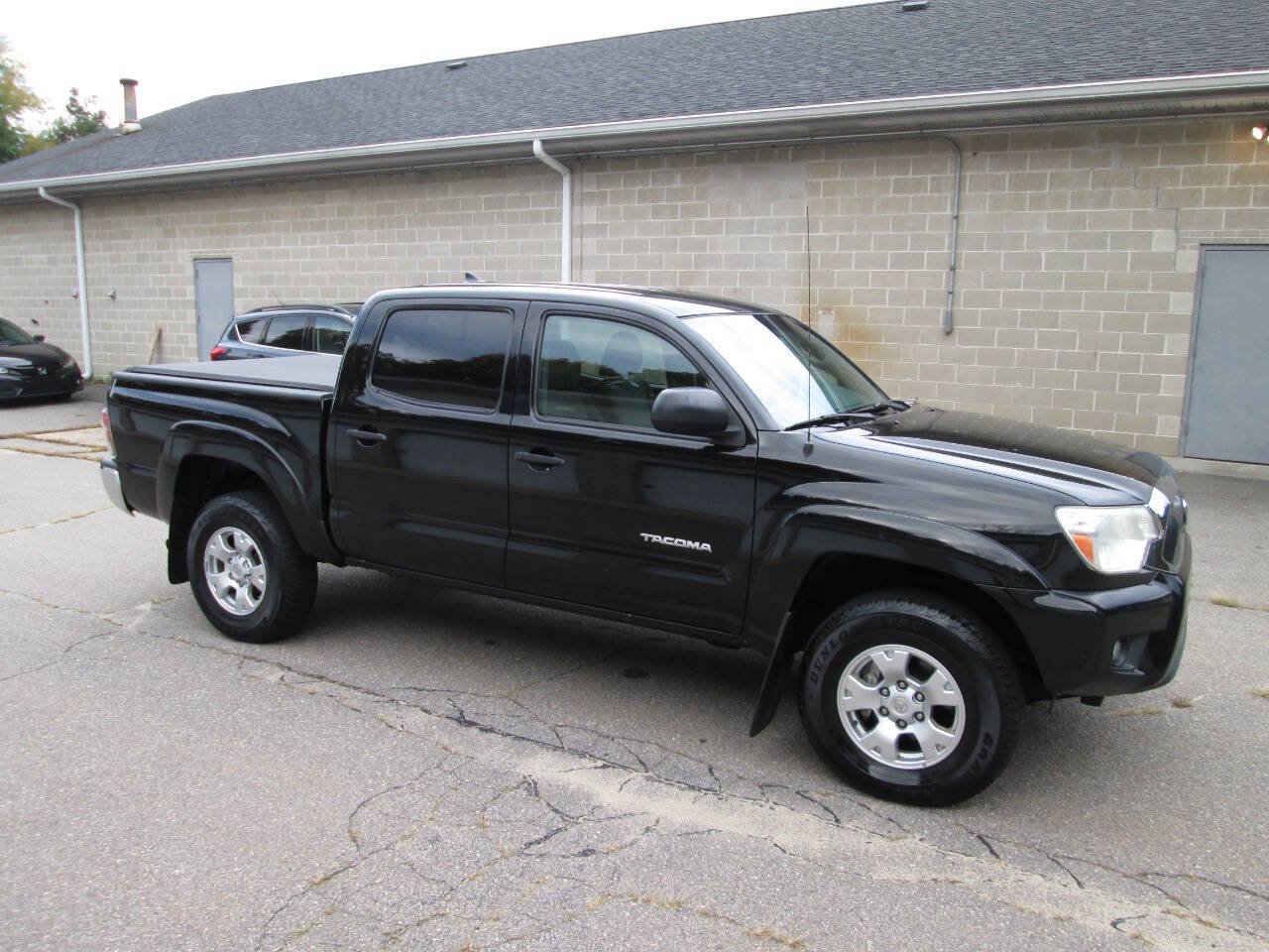Used 2012 Toyota Tacoma 4x4 Double Cab w/ SR5 Pkg image 4