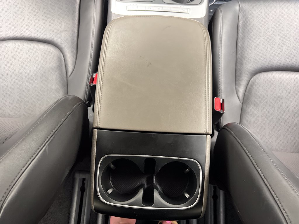 Used 2025 Kia Carnival FWD image 47