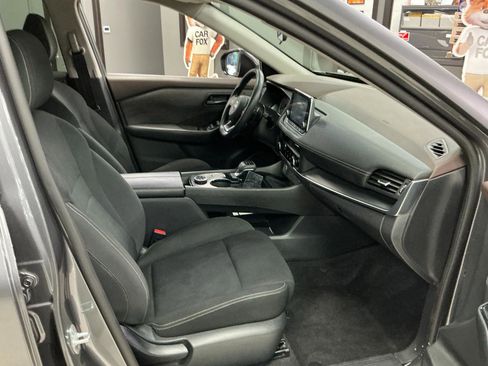 Used 2023 Nissan Rogue S image 25