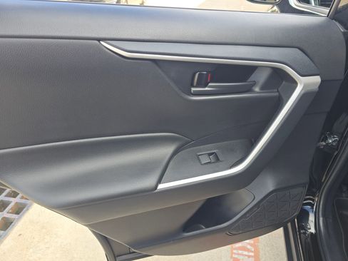 Used 2021 Toyota RAV4 LE image 26