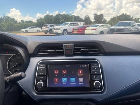Used 2025 Nissan Versa SV FWD image 17