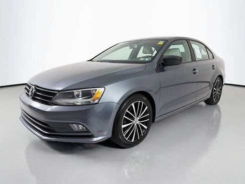 Used 2016 Volkswagen Jetta Sport FWD image 3