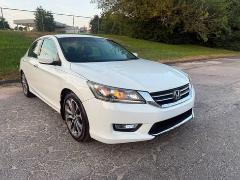 Used 2013 Honda Accord Sport image 9