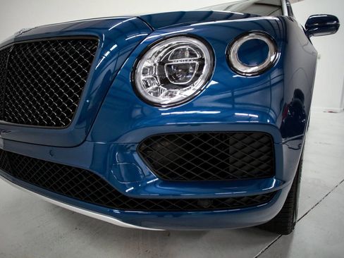 Used 2019 Bentley Bentayga image 12