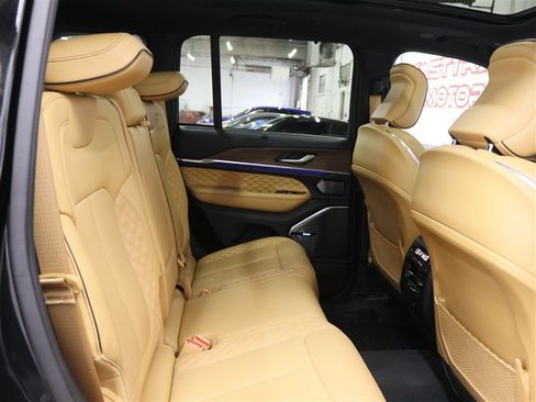Used 2023 Jeep Grand Cherokee Summit w/ Luxury Tech Group V AWD/4WD image 23
