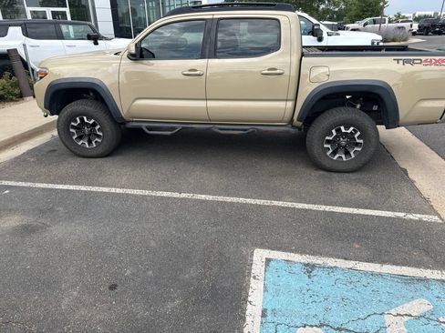 Used 2020 Toyota Tacoma TRD Off-Road AWD/4WD image 1