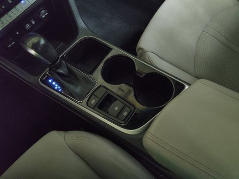 Used 2019 Hyundai Sonata SEL w/ Tech Package 02 FWD image 26