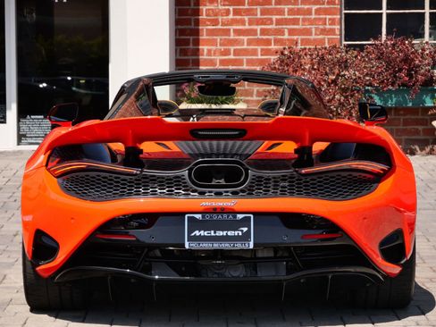 Used 2024 McLaren 750S Spider RWD image 5