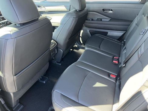 New 2026 Nissan Pathfinder SL AWD/4WD image 14