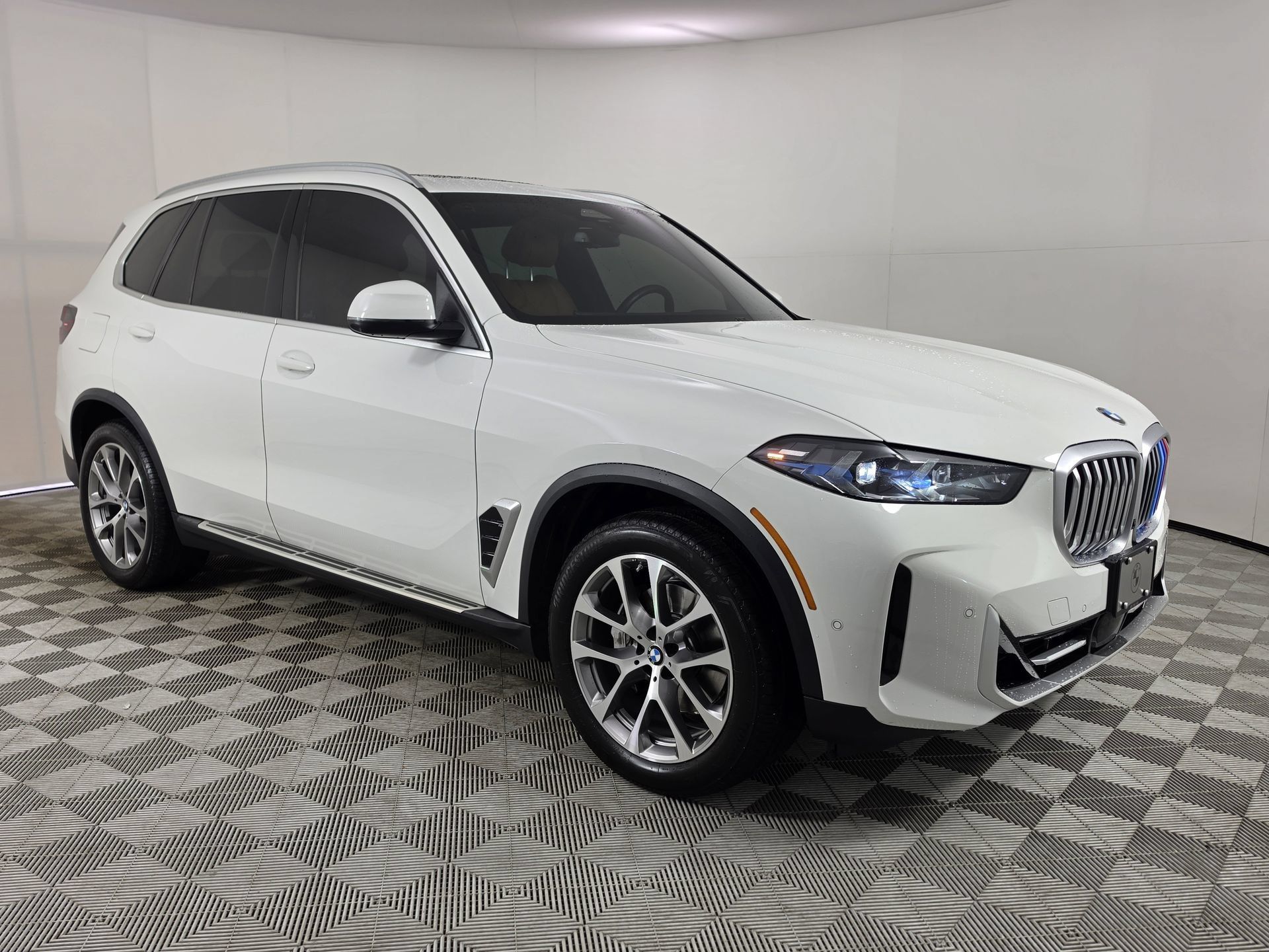 Used 2026 BMW X5 xDrive40i AWD/4WD image 44